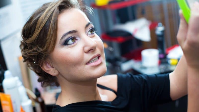 Pourquoi suivre un cours de maquillage professionnel ?