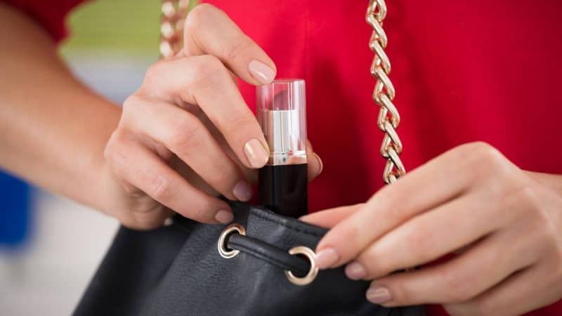 Maquillage : les 10 produits indispensables