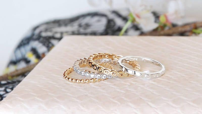 Bijoux : comment mêler or et argent ?